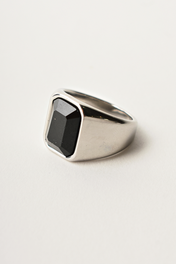 Anillo Plateado Piedra Negra