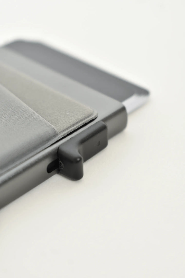 Tarjetero Minimalista Gris Moller Detalle Lateral