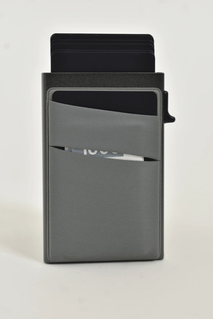 Tarjetero Minimalista Gris Moller Vista Capacidad 