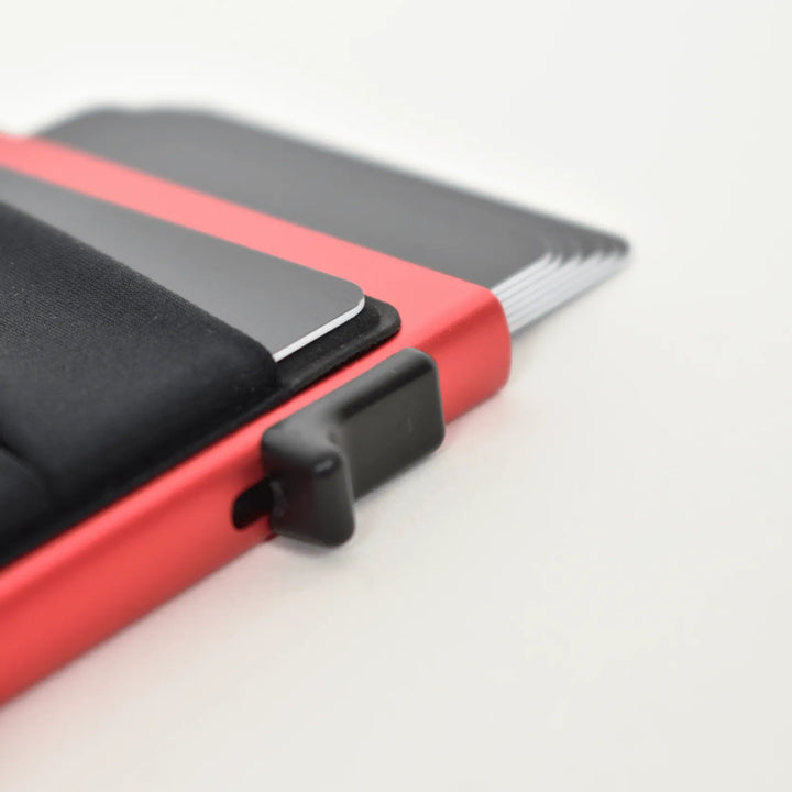 Tarjetero Minimalista Rojo Moller Detalle Lateral 