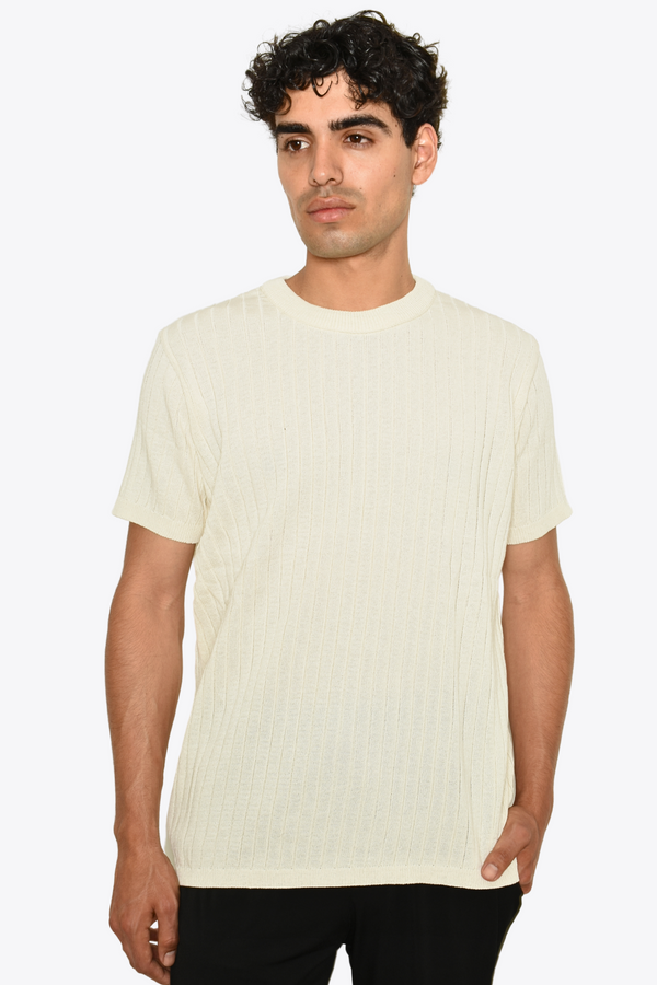 Playera Tejida Líneal Cuello Redondo Beige