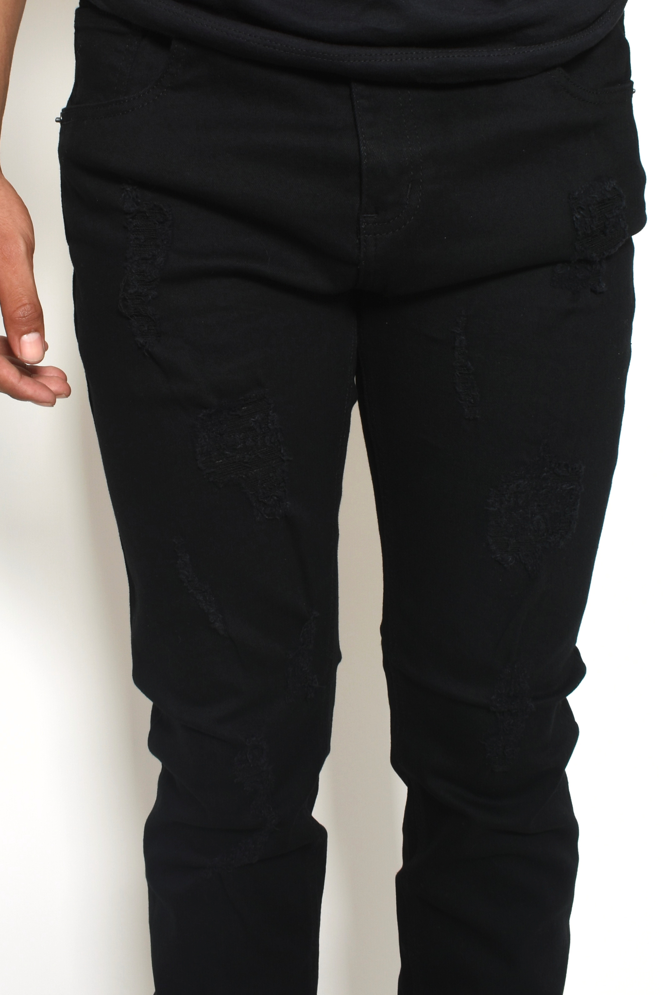 Pantalón de Mezclilla Negro Premium Moller Rasgado